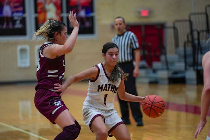 mathis-london-girls-basketball-playoffs00087